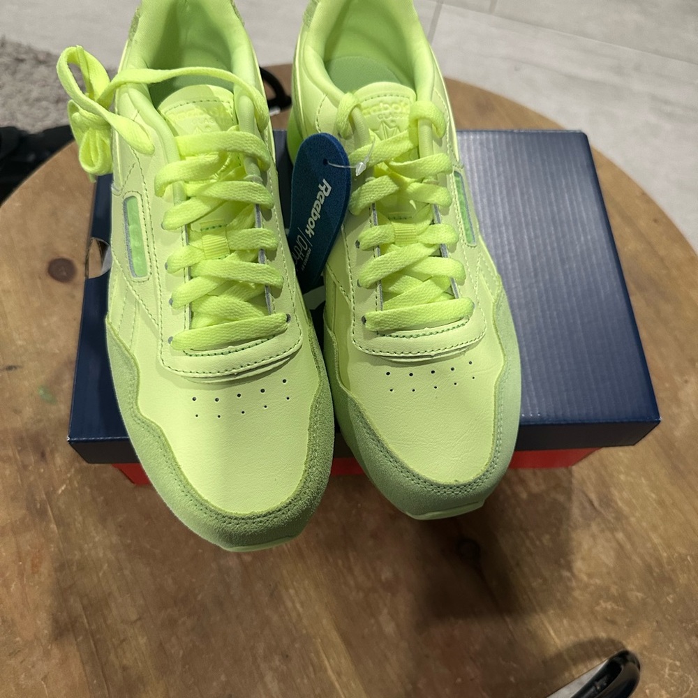 Reebok Neon Green Sneakers - Picture 3 of 4